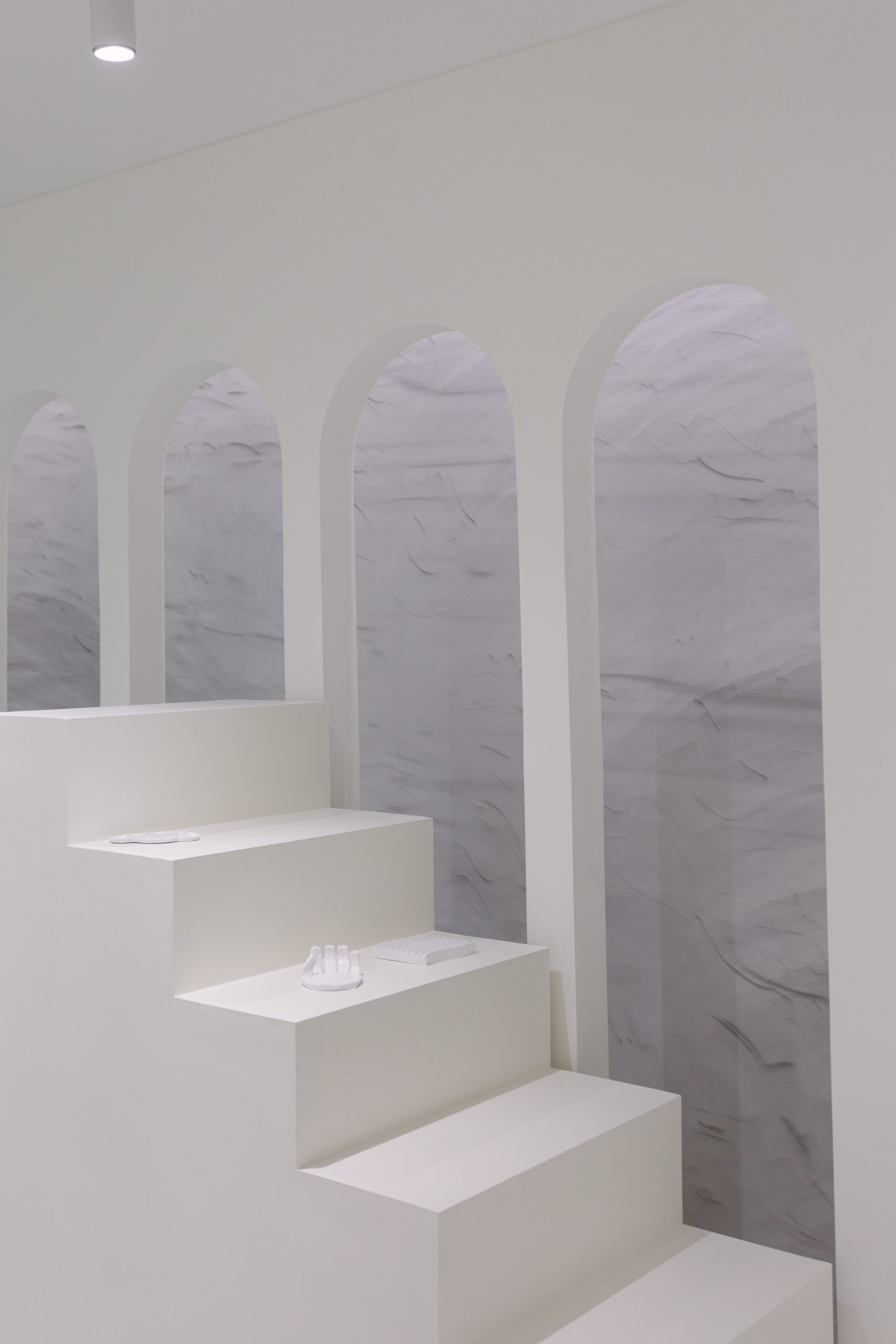 สตูดิโอเสาโรมันสีขาวคลาสสิก สตูดิโอให้เช่า สตูดิโอถ่ายรูป สตูดิโอถ่ายภาพสีขาว